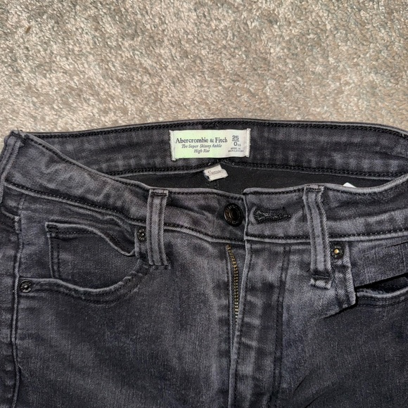Abercrombie & Fitch Women's Black Jeans - Picture 2 of 2